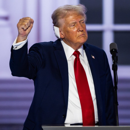 Ντόναλντ Τραμπ: «Θα είμαι πρόεδρος για όλη την Αμερική» με... «κλειστά σύνορα» κι απειλές προς Χαμάς