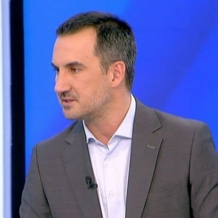 Χαρίτσης: «Θα δώσει μαθήματα αριστεροσύνης ο Κασσελάκης και θα κουνήσει το δάκτυλο στον Δραγασάκη;»