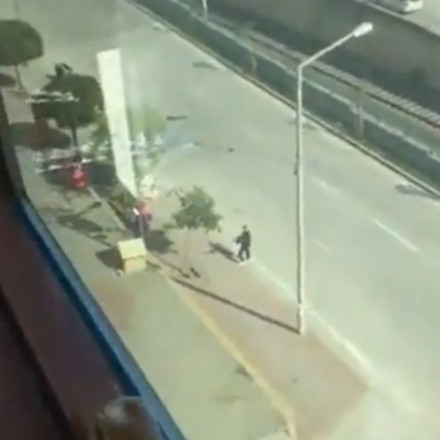 Τουρκία: Ένοπλος συνελήφθη στα γραφεία του AKP στα Άδανα [vid]