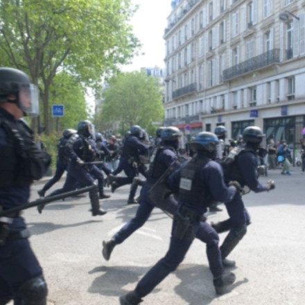Γαλλία: Συγκρούσεις της Αστυνομίας με διαδηλωτές για την Εργατική Πρωτομαγιά [vid]