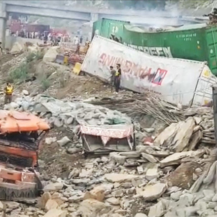 Πακιστάν: Κατολίσθηση σε κεντρικό δρόμο με νεκρούς και τραυματίες