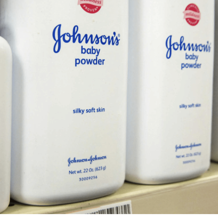 Johnson & Johnson:  Aποζημίωση – «μαμούθ» 8,9 δισ. δολαρίων για στο παιδικό ταλκ
