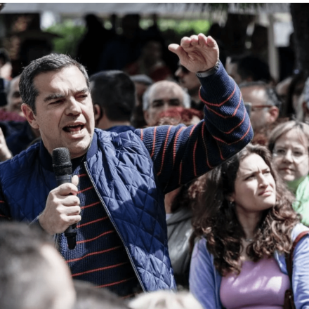 Τσίπρας στη Νέα Σμύρνη: "Τέλος στα παραμύθια στις 21 Μαΐου"