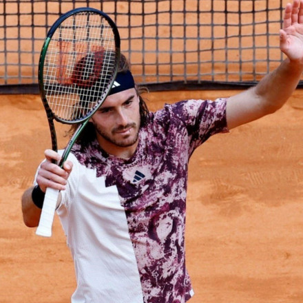 Τσιτσιπάς: Άνετα στα προημιτελικά του Monte Carlo Masters με 2-0 σετ τον Τζάρι