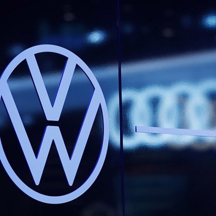Volkswagen: Επενδύει 1 δισ. ευρώ σε μονάδα ηλεκτροκίνησης στην Κίνα