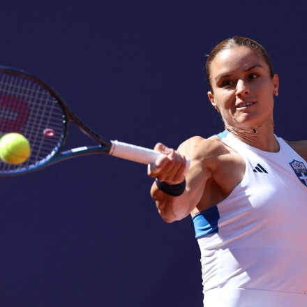 Άνετη πρεμιέρα για Σάκκαρη, κέρδισε 2-0 την Κόβινιτς και πέρασε στον δεύτερο γύρο [vid]