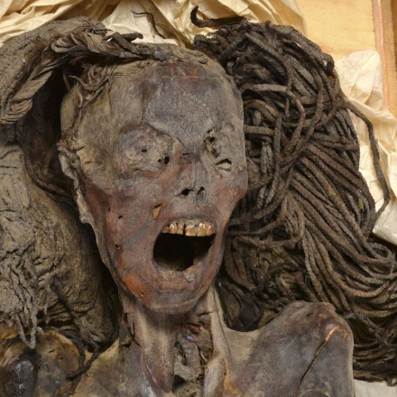 Επιστήμονες έλυσαν το μυστήριο της «μούμιας που ουρλιάζει» – Τι είναι η επιθανάτια κραυγή