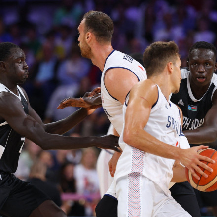 Ντενγκ: «Ξεκάθαρη εύνοια για Σερβία, σαν να έχουμε στίγμα εμείς οι Αφρικανοί»