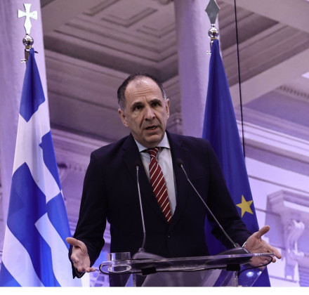 Μήνυμα Γεραπετρίτη προς κάθε κατεύθυνση από Κάρπαθο: «Η ελληνική πολιτεία φροντίζει για την ασφάλεια των νησιών» Μήνυμα Γεραπετρίτη προς κάθε κατεύθυνση από Κάρπαθο: «Η ελληνική πολιτεία φροντίζει για την ασφάλεια των νησιών»