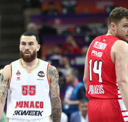 Ξέσπασμα Μάικ Τζέιμς για Σάσα Βεζένκοφ: «Καλύτερος από εμένα; Σε τι;» [vid]