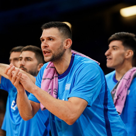 Η αγωνία του Παπανικολάου για τον Πετρούνια - «Από τους κορυφαίους στην ιστορία» [vids]