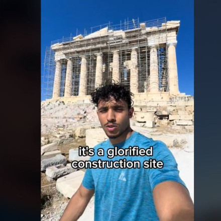 Δεν άρεσε στον Βρετανό τουρίστα η Ακρόπολη: «Είναι το μέρος του Μπομπ του Μάστορα...»
