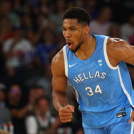 «Freak 6 Roses»: Την Παρασκευή 16 Αυγούστου κυκλοφορεί το νέο παπούτσι του Γιάννη Αντετοκούνμπο