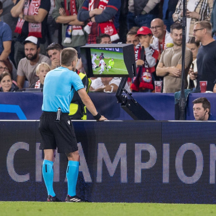 Πολωνοί διαιτητές μέθυσαν και... έκλεψαν αντικείμενο - Ποια η τιμωρία τους στο Champions League