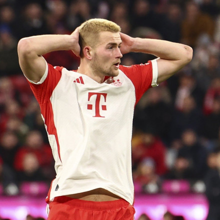 «Ο Ματάις Ντε Λιχτ τράκαρε παρκαρισμένο αμάξι και... έφυγε»