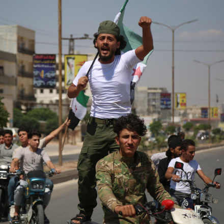 Συρία: Δέκα νεκροί από έκρηξη παγιδευμένου φορτηγού στην Αζάζ