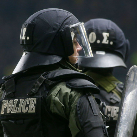 Μεγάλη ένταση μεταξύ Αστυνομίας και οπαδών της ΑΕΚ και 11 προσαγωγές