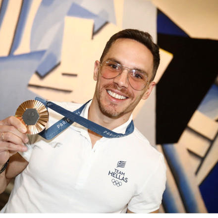 Έφτασε στην Ελλάδα με το χάλκινο μετάλλιο ο «άρχοντας των κρίκων» Λευτέρης Πετρούνιας [vid]