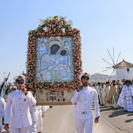Δεκαπενταύγουστος: Από την Τήνο στην Παναγία Σουμελά και την Εκατονταπυλιανή - Οι εορτασμοί