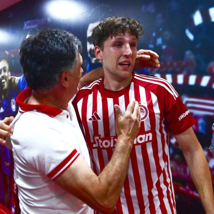 Για πάντα «σπίτι του» ο Παναγιώτης Ρέτσος - Ανανέωσε με τον Ολυμπιακό ως το 2028 ο Έλληνας αμυντικός