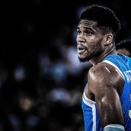 Το... τερμάτισε ο Giannis - Ο «Greek Freak» με σκιά λύκου [vid]