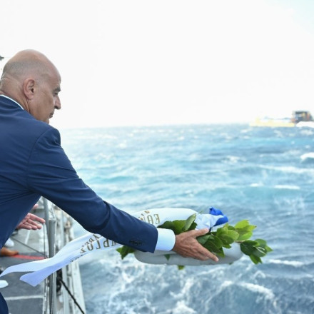 Νίκος Δένδιας στην Τήνο για το «Έλλη»: «Η θυσία των πεσόντων δεν πήγε χαμένη»