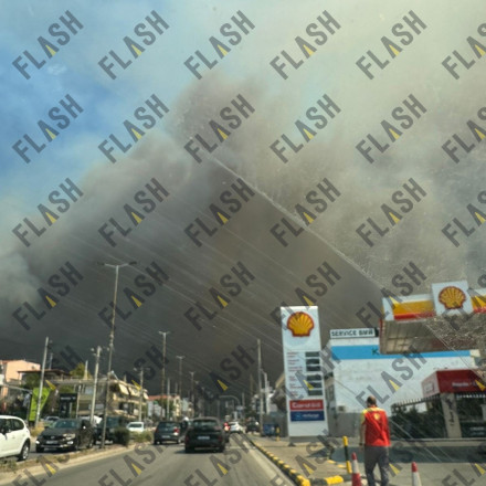 Φωτιά στην Αττική: Τα Βόρεια Προάστια έχουν «πνιγεί» στους καπνούς