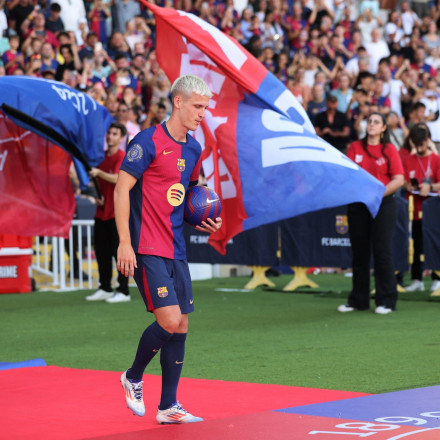 Με Ντάνι Όλμο η αποστολή της Μπαρτσελόνα - Δεν έχει δηλωθεί ο παίκτης στην La Liga, αλλά...