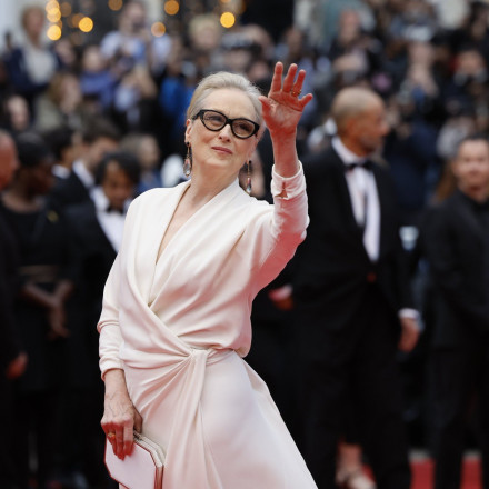 Μέριλ Στριπ - Μάρτιν Σορτ: Φούντωσαν οι φήμες ότι είναι ζευγάρι - Περπατούσαν πιασμένοι χέρι - χέρι