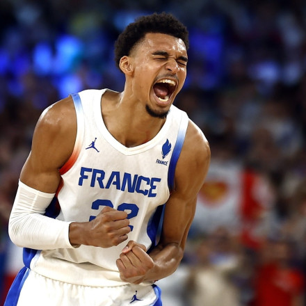 Ο ψηλότερος παίκτης που «απειλεί» τον Γουεμπανιάμα - Φτάνει τα 2.40 μέτρα!