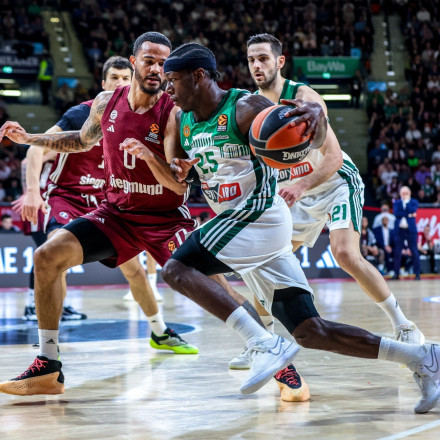 Ο Παναθηναϊκός AKTOR ξεκίνησε την επανάσταση και η Μπάγερν ακολουθεί - Glass floor στο Μόναχο [vid]