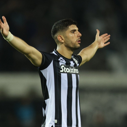 Η Άιντραχτ έκλεισε... άλλο στόπερ - Παίκτης της Βόλφσμπουργκ θεωρείται ο Κουλιεράκης