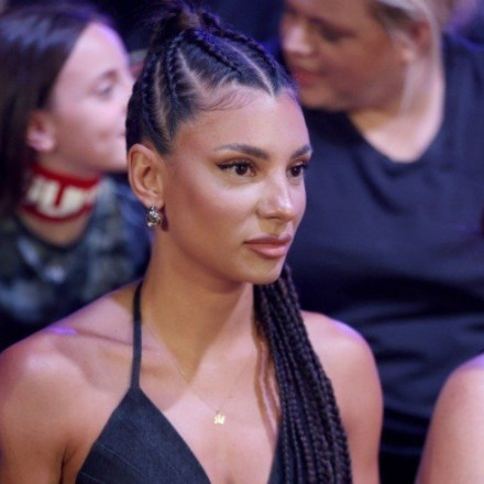 Μαριαλένα Ρουμελιώτη: Ποζάρει με λευκό μπικίνι στη Σκόπελο και προκαλεί «εγκεφαλικά»