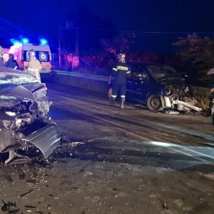 Θανατηφόρο τροχαίο έξω από Θεσσαλονίκη – Μετωπική σύγκρουση 2 ΙΧ, πού έγινε