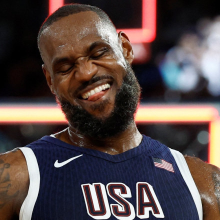 ΛεΜπρόν Τζέιμς: «Είμαι βρωμόγερος αλλά δεν έχω ξοφλήσει, σουρεάλ ο Μπρόνι» [vid]