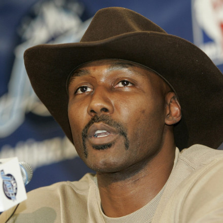 Ο... σκοτεινός Καρλ Μαλόουν: Υποψίες βιασμών, εξώγαμα και παρενόχληση της συζύγου του Κόμπι Μπράιαντ