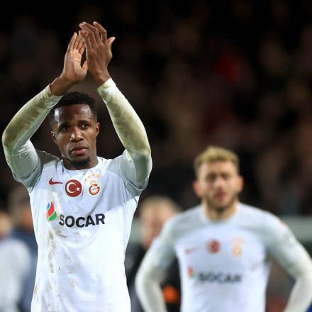 Προς Λιόν ο Ζαχά που απασχόλησε τον Ολυμπιακό σύμφωνα με την «Athletic»