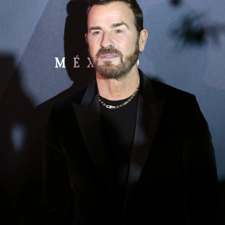 Τζάστιν Θερού: Το διαμαντένιο δαχτυλίδι της Νικόλ Μπράιντον Μπλουμ «φουντώνει» τις φήμες για αρραβώνα