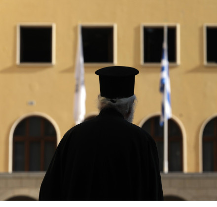 Ποινική δίωξη σε ιερέα για τη φωτιά στο Μαρκόπουλο Ποινική δίωξη σε ιερέα για τη φωτιά στο Μαρκόπουλο