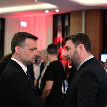 Φουλάρουν μηχανές οι υποψήφιοι στο ΠΑΣΟΚ: Oι υπογραφές, τα γενέθλια και το «μετέωρο» ντιμπέιτ