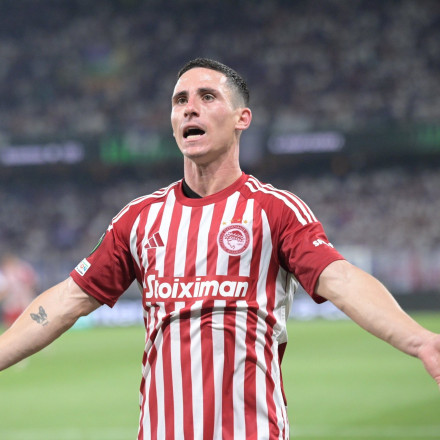 «Ναυαγεί του Ποντένσε στην Αλ Σαμπάμπ και ο Πορτογάλος παραμένει στη Γουλβς»