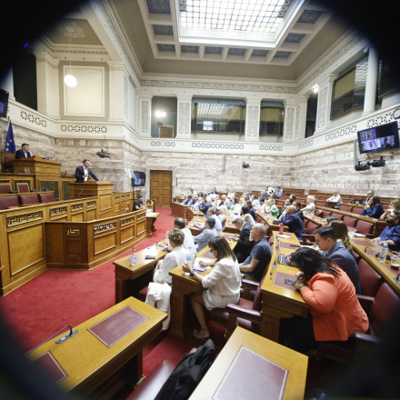 Νέοι κλυδωνισμοί στον ΣΥΡΙΖΑ: Πληροφορίες για πέντε βουλευτές που ετοιμάζουν... έξοδο