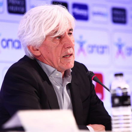 Συγκλονιστική ομιλία Γιοβάνοβιτς: «Είμαι και εγώ Έλληνας και σας ξέρω, δεν κωλώνετε σαν λαός» [vid]
