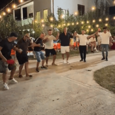 Συρτό με μουσική υπόκρουση Michael Jackson γίνεται; Στην Αλβανία το έκαναν πράξη!