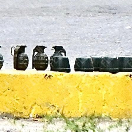 Κερατσίνι: Αυτές είναι οι χειροβομβίδες που πέταξαν στους αστυνομικούς - Φωτορεπορτάζ του Flash