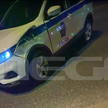 Κέρκυρα: Μηχανάκι με νεαρούς έπεσε σε περιπολικό - Τι καταγγέλλει ο πατέρας του 20χρονου τραυματία