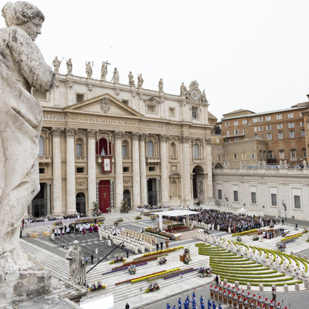 Βατικανό: Η Ρωμαιοκαθολική Εκκλησία ανοιχτή στις γυναίκες ιερείς