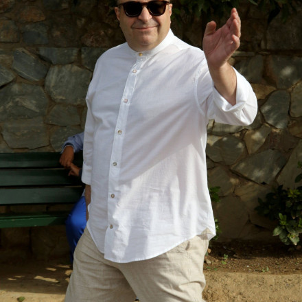 Σεφερλής: Σατίρισε το Nemo από τη Eurovision και τον «σταυρώνουν» - «Ομοφοβία, σεξισμός και κακοποιητικό χιούμορ»