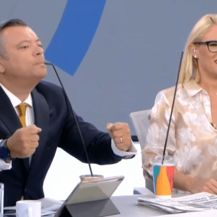 Η Ντόρα Κουτροκόη δίνει την απίστευτη λύση στον Νίκο Υποφάντη για τον καφέ στην οδήγηση