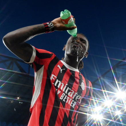 Μίλαν για... φίλημα, διέλυσε την Βενέτσια με 4-0 [vid]